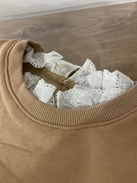 Sweat beige cœur