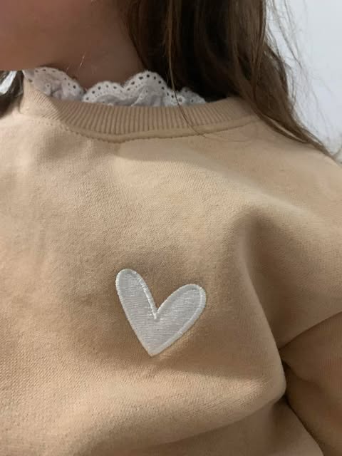 Sweat beige cœur