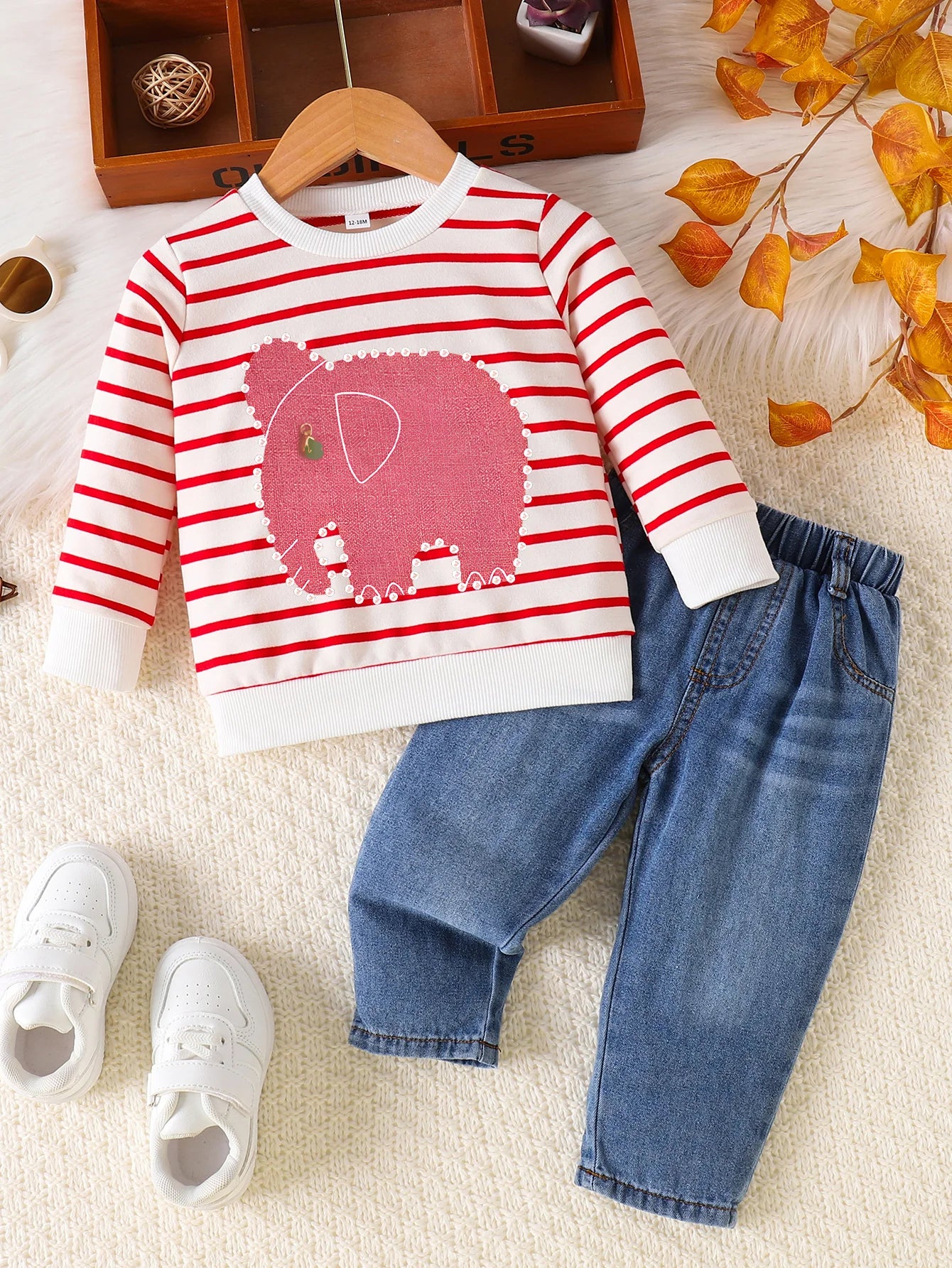 Ensemble pull éléphant et son jean