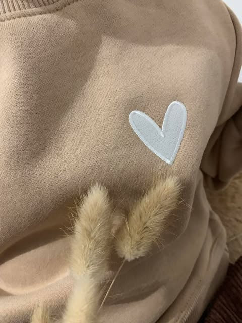 Sweat beige cœur
